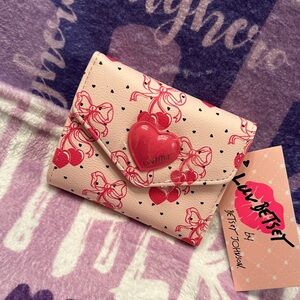 Betsey Johnson PINK ISH LB CASH Pink Heart Trifold Wallet RETAIL $44